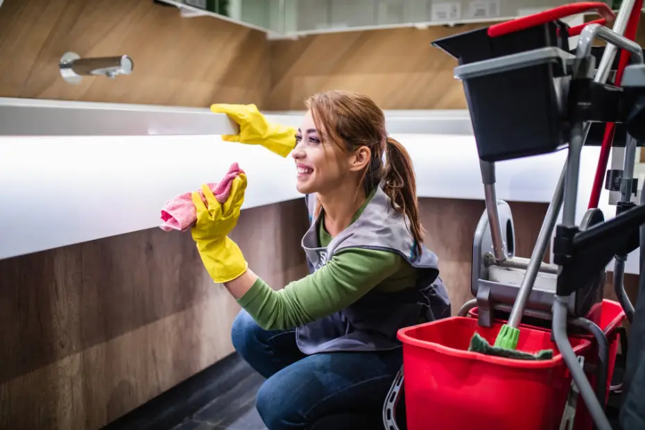 Tugas Housekeeping